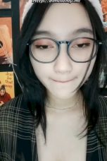 Tessa pamer Puting Toket Bulet HoneyLive
