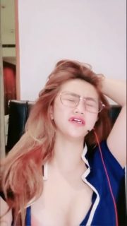 Alicia uting pink mulus
