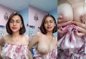 Toket bulat Miss Lucifer