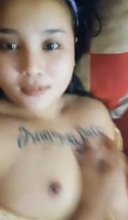 Rara buka baju pamer nenen