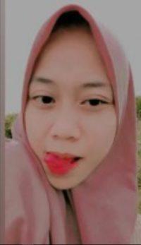 Fika Ukhti binal pamer belahan dada