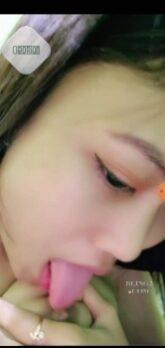 Cia Nirin jilat uting sendiri