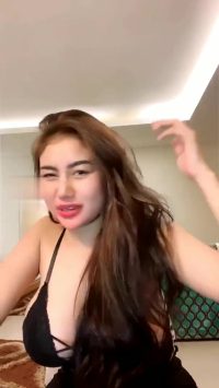 Pamela Live Show HOT Dance
