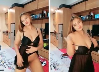 Echa Kenakan Lingerie Hitam Mango Live Sexy