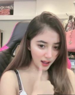 Lidya Danira dipukul Pacarnya Heri Saat sedang Live Hingga Nangis Menjerit