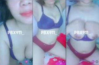 Toket Bulat Remas Desah Kak Cindy