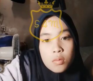 Putri Ukhti Lepas Hijab Pamerin Memek dan Toketnya
