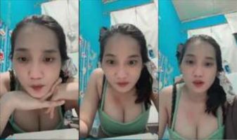 Kak Virly Cantik Live di Kamar