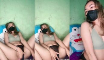 Miss Ucil Host Colok Anu-nya Jembut Lebat