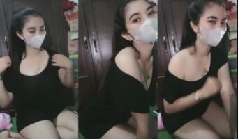 Mahasiswi Buka-bukaan Pamer Bodynya