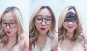 Chelli Amoy Cantik Remas Toket Mulus Room Lock
