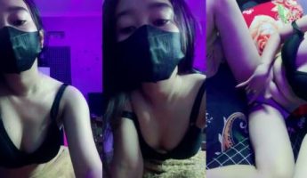 Ngangkang Desah Kak Mell Opiy Room Lock MangoLive